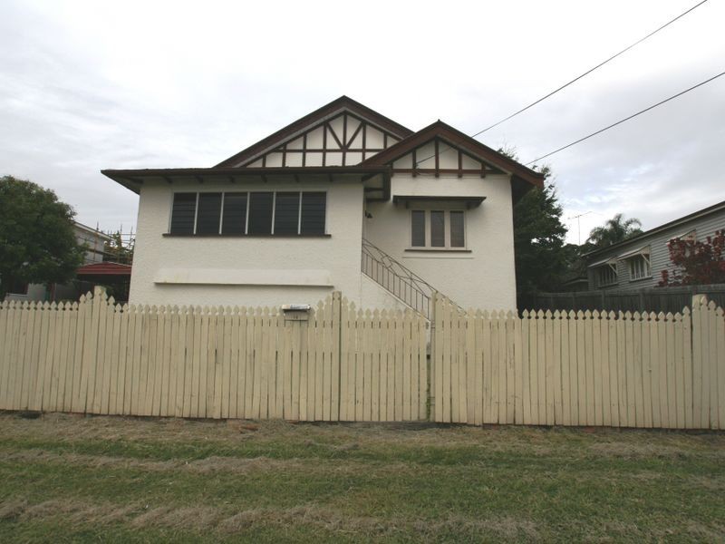 12 Thorn Street, Ipswich QLD 4305