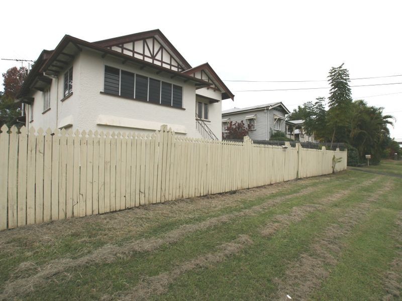 12 Thorn Street, Ipswich QLD 4305