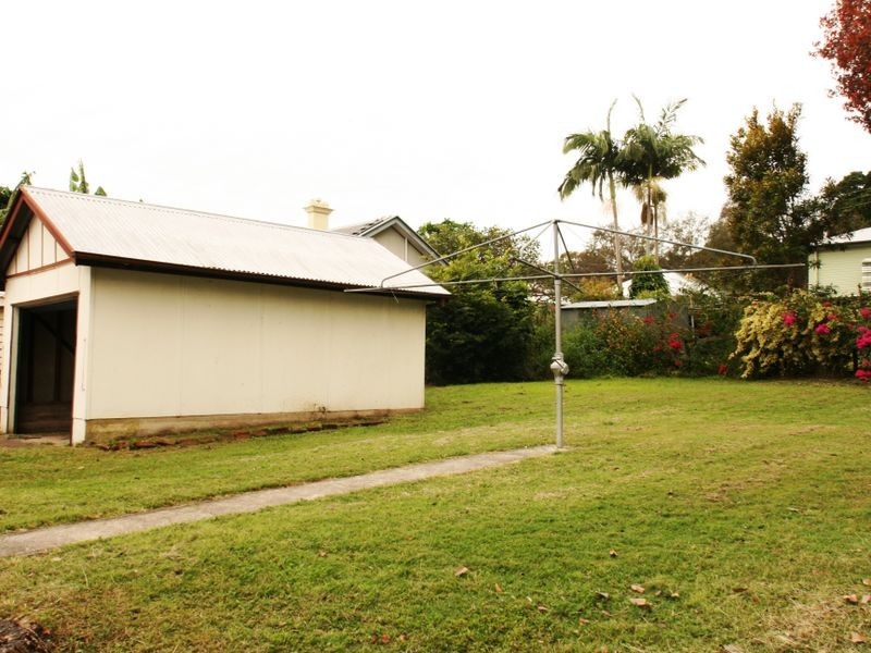 12 Thorn Street, Ipswich QLD 4305