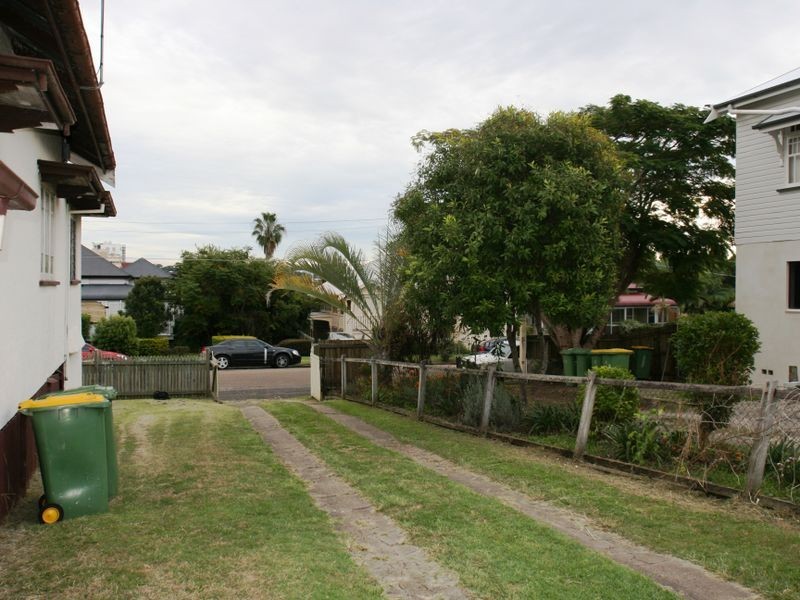 12 Thorn Street, Ipswich QLD 4305