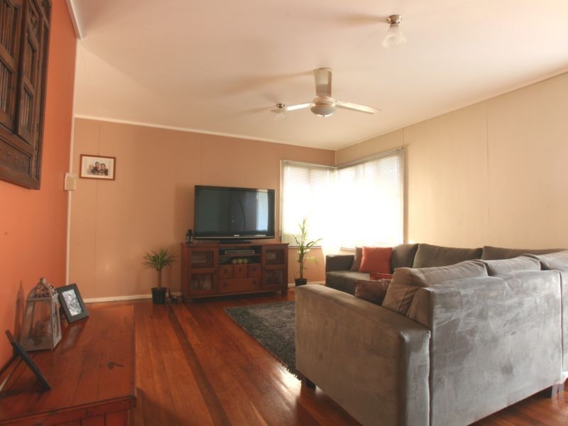16 Kynance Street, Leichhardt QLD 4305