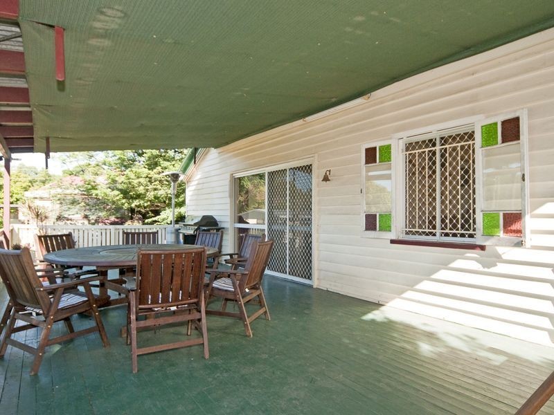 8 Feeney Lane, East Ipswich QLD 4305
