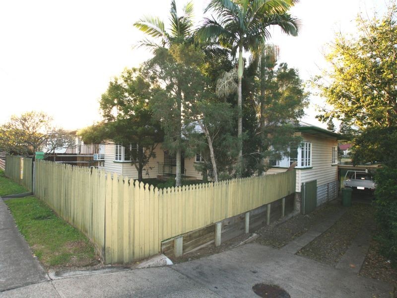 10 Wattle Street, North Booval QLD 4304