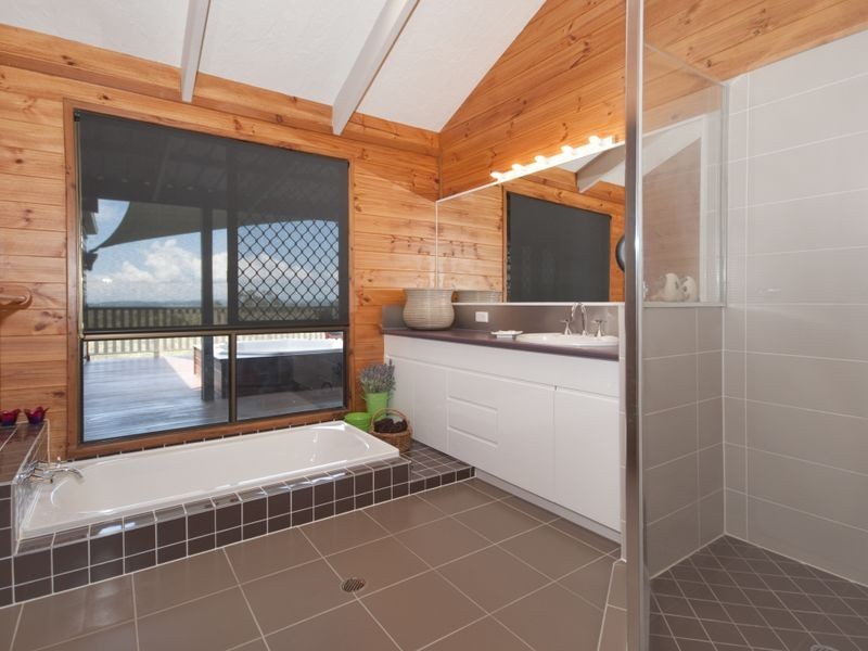 228 Blackwall Road, Chuwar QLD 4306