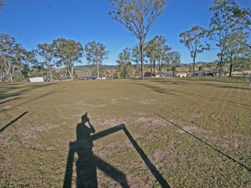 13 Harwood Street, Kensington Grove QLD 4341