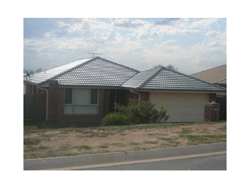 1 Kathleen Place, Yamanto QLD 4305