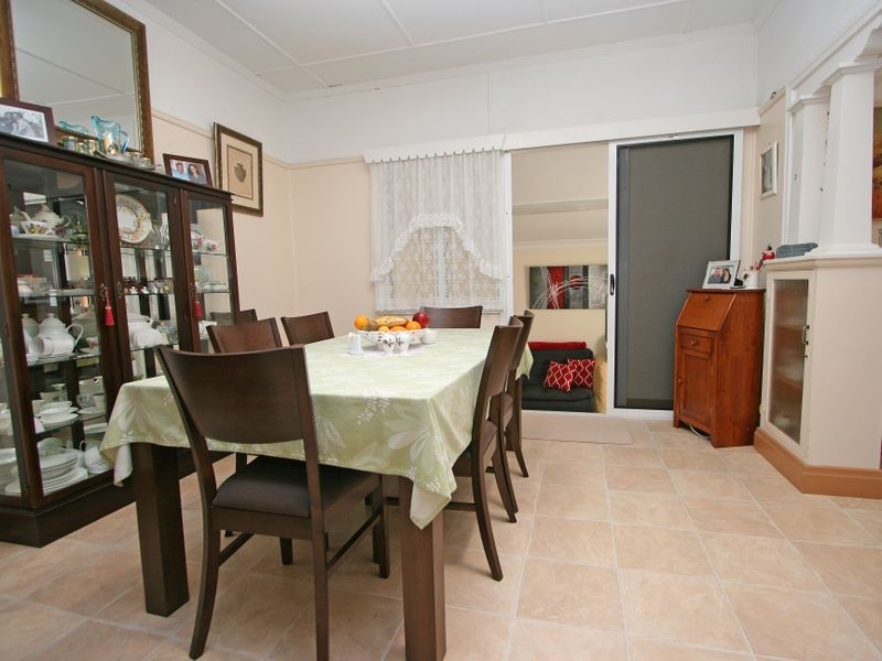 37 Easton Street, Silkstone QLD 4304