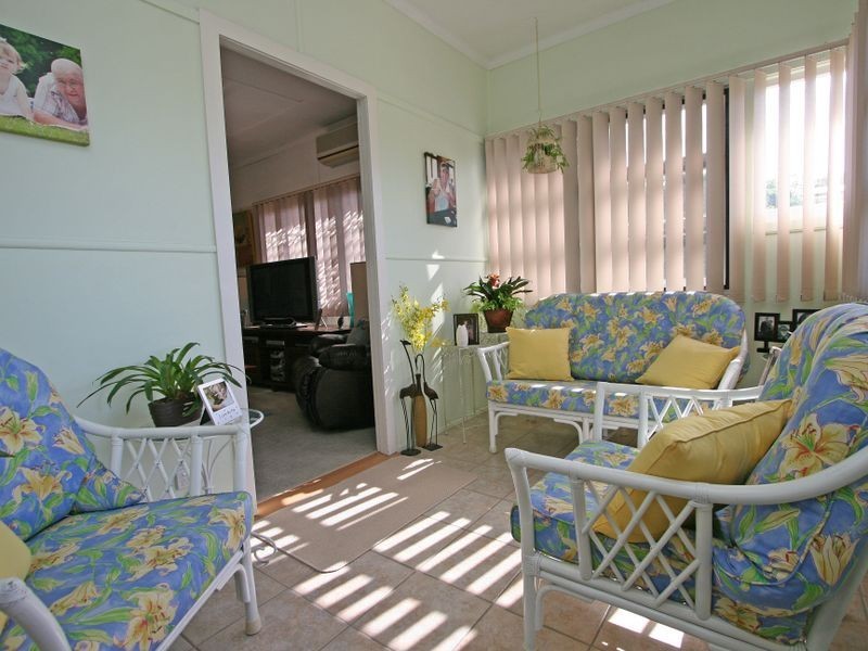 37 Easton Street, Silkstone QLD 4304