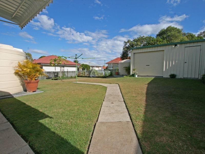 37 Easton Street, Silkstone QLD 4304