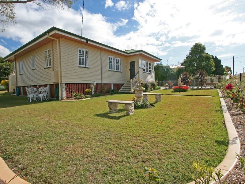 37 Easton Street, Silkstone QLD 4304