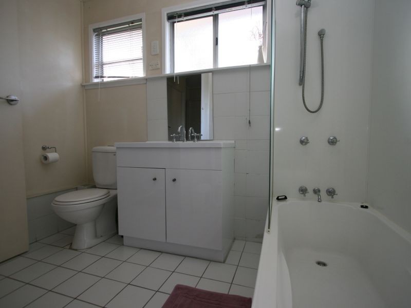 9 Ash Street, Yamanto QLD 4305