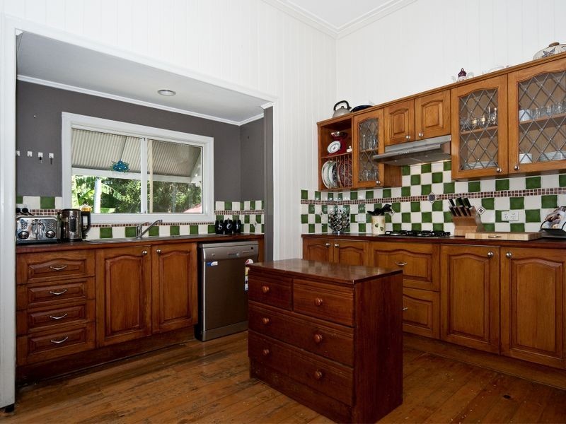 10 View Street, Woodend QLD 4305