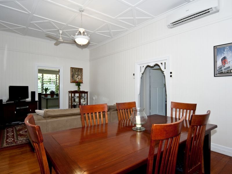 10 View Street, Woodend QLD 4305