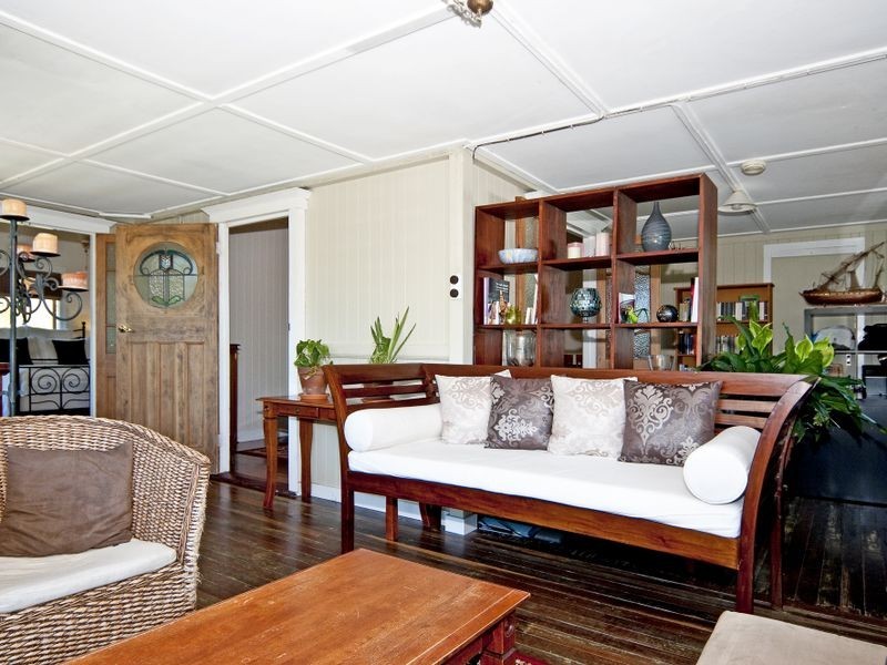 10 View Street, Woodend QLD 4305