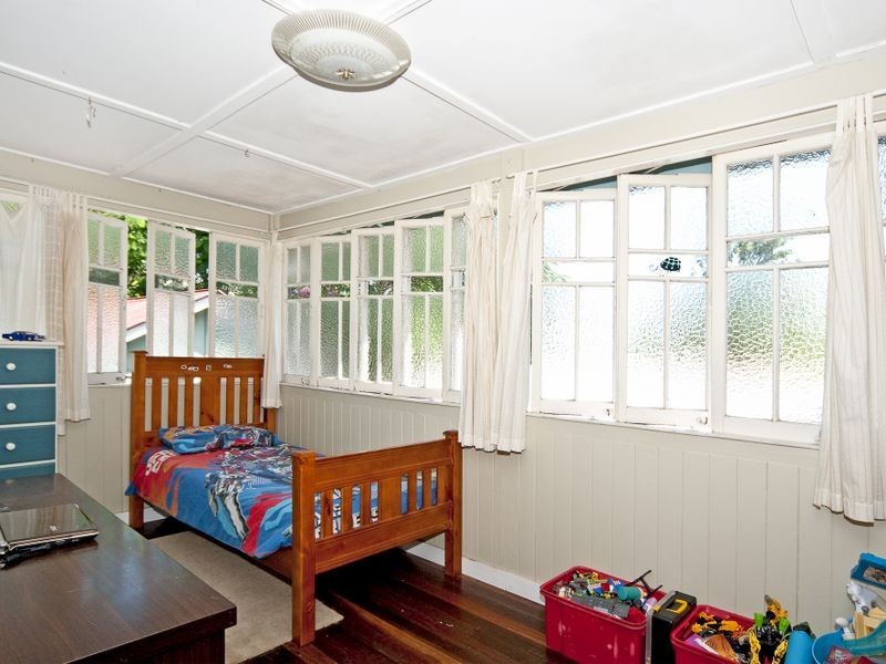 10 View Street, Woodend QLD 4305