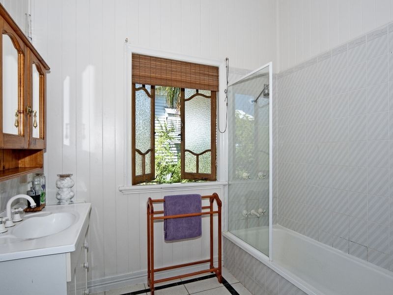 10 View Street, Woodend QLD 4305