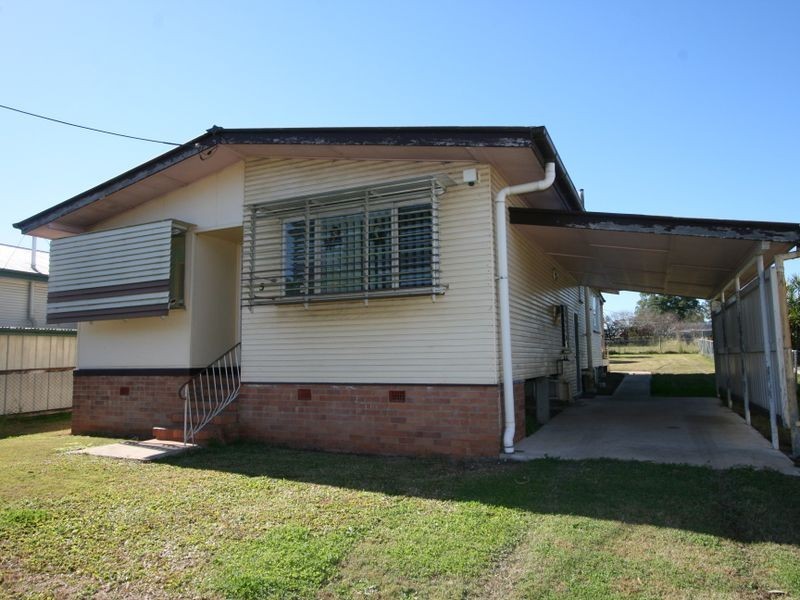 5 Earl Street, Dinmore QLD 4303