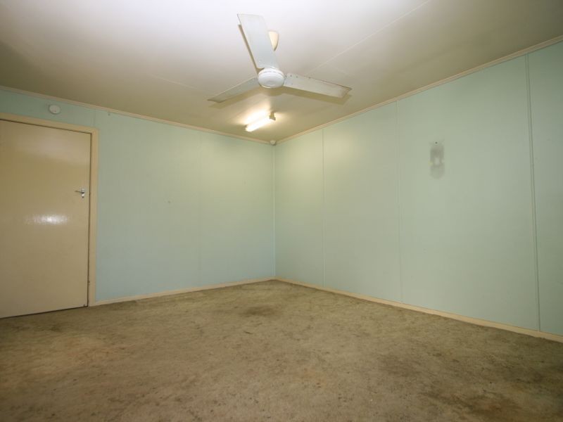 5 Earl Street, Dinmore QLD 4303