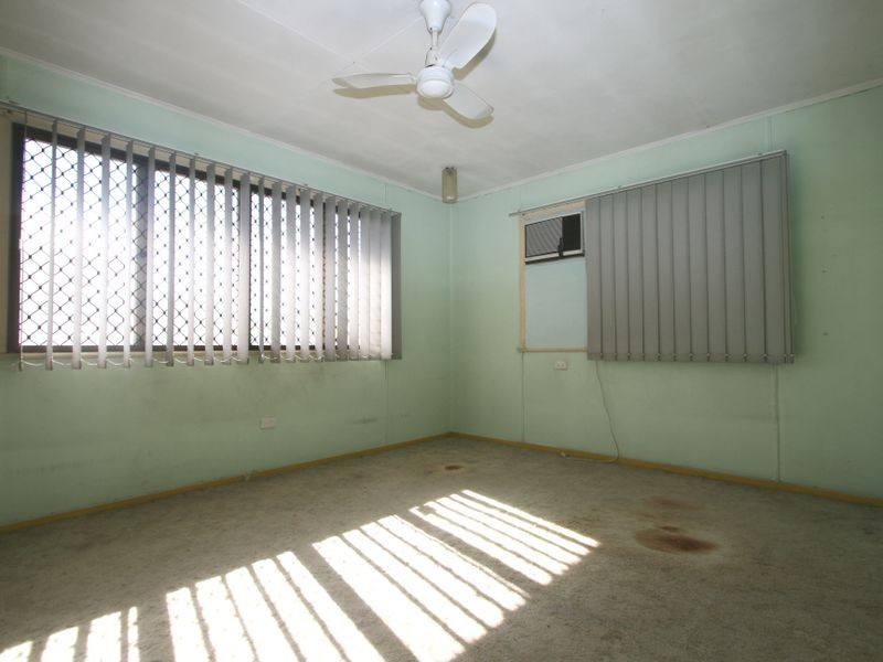 5 Earl Street, Dinmore QLD 4303