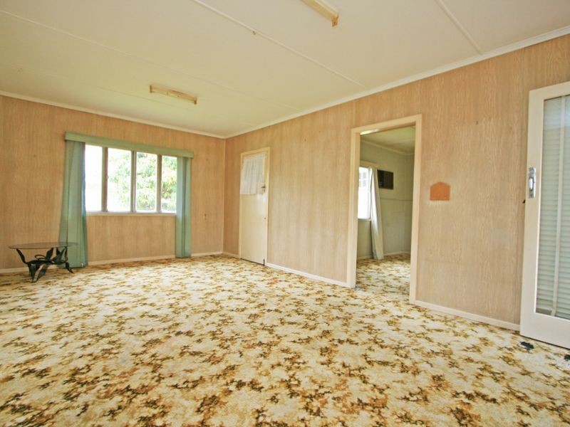 27 Dell Street, Eastern Heights QLD 4305