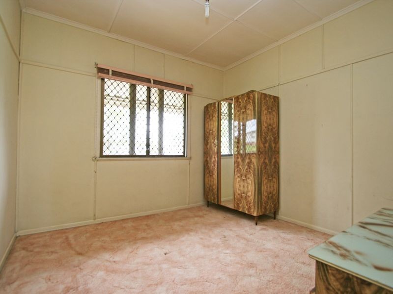 27 Dell Street, Eastern Heights QLD 4305