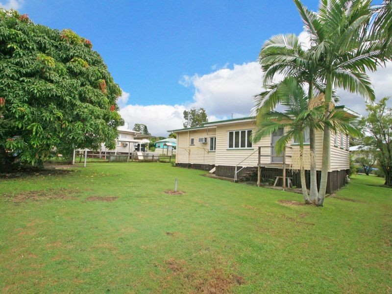 27 Dell Street, Eastern Heights QLD 4305