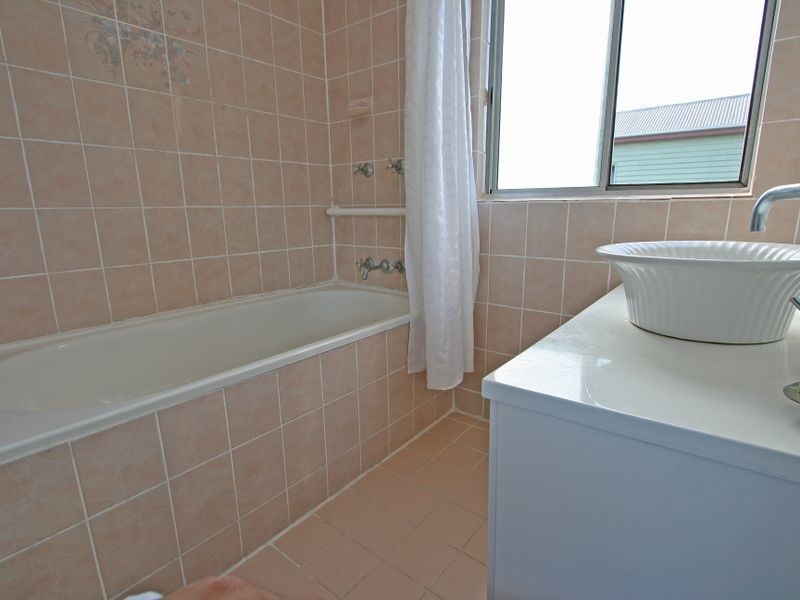 25 Alexandra Street, Booval QLD 4304