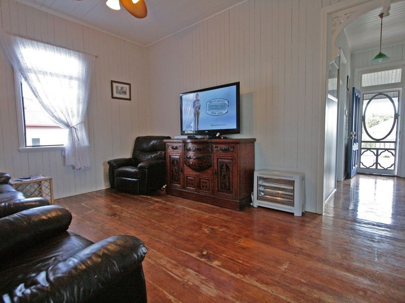 25 Alexandra Street, Booval QLD 4304