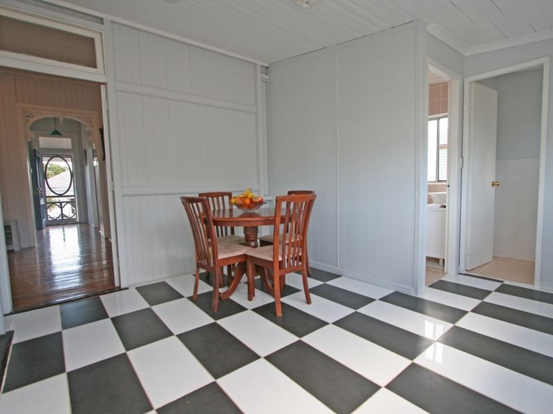 25 Alexandra Street, Booval QLD 4304