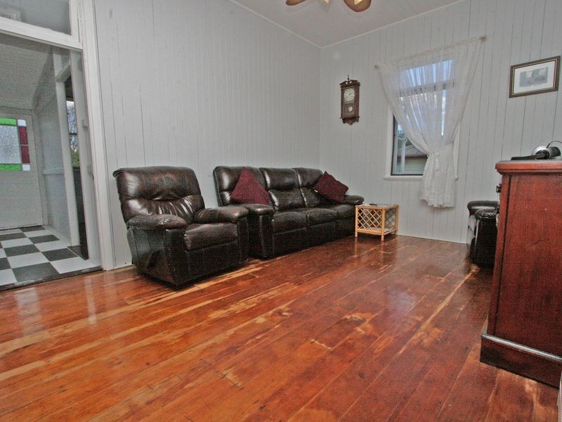 25 Alexandra Street, Booval QLD 4304