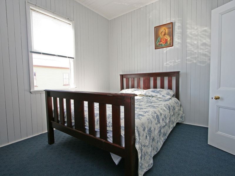 25 Alexandra Street, Booval QLD 4304