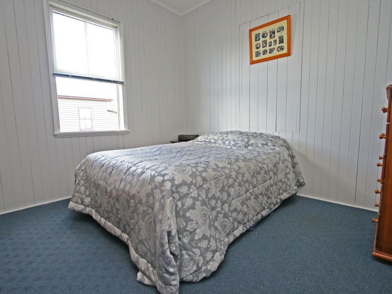 25 Alexandra Street, Booval QLD 4304