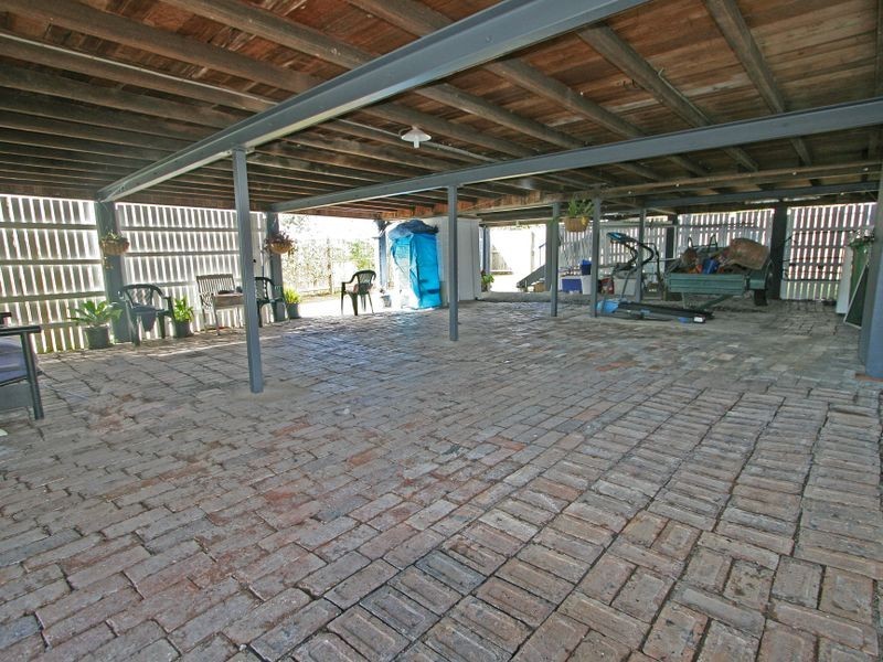 25 Alexandra Street, Booval QLD 4304