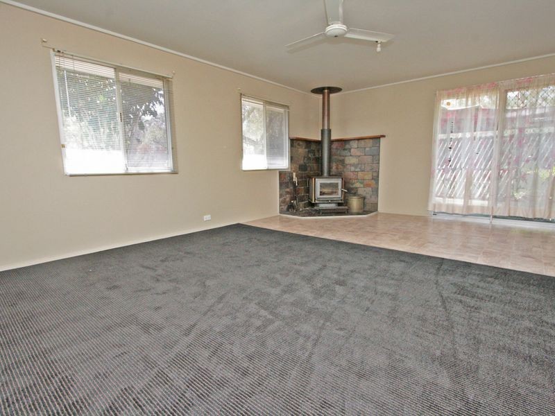 33 Dorsey Crescent, Bundamba QLD 4304