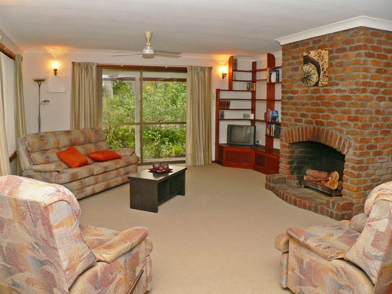 33 Oxley Drive, Barellan Point QLD 4306