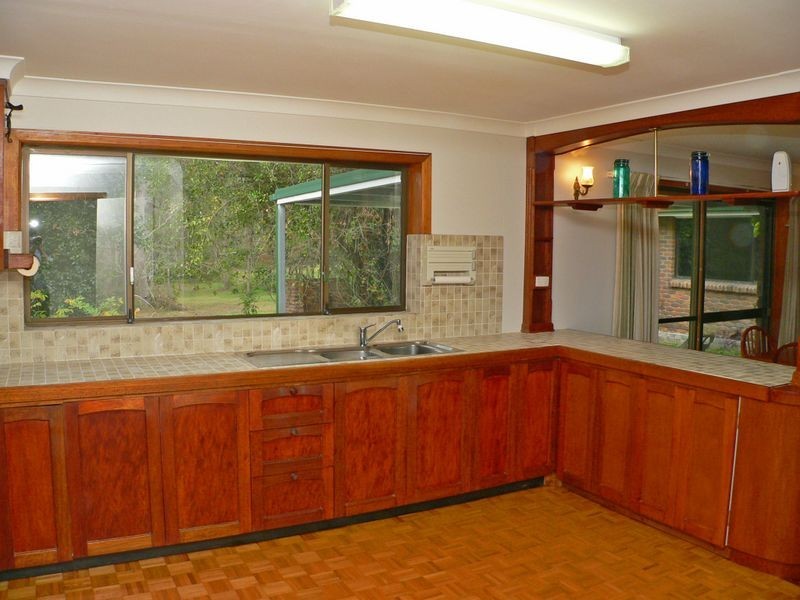 33 Oxley Drive, Barellan Point QLD 4306