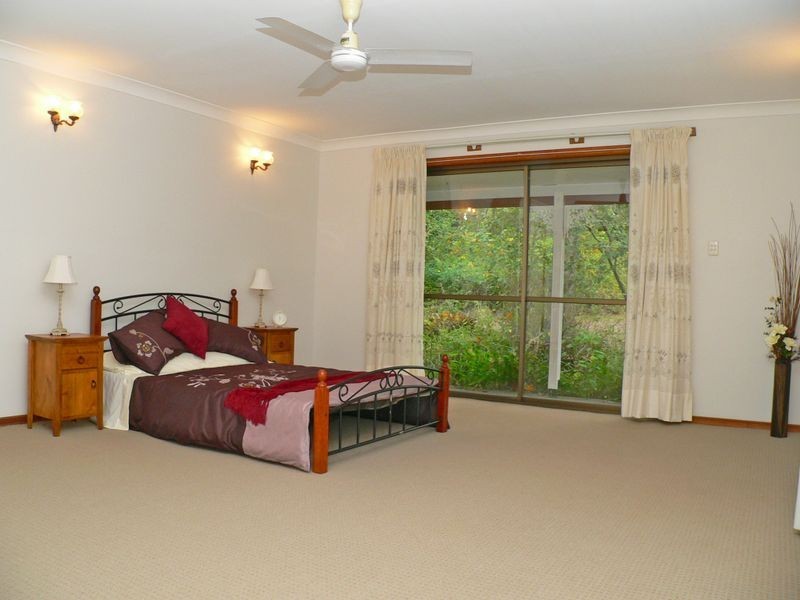 33 Oxley Drive, Barellan Point QLD 4306