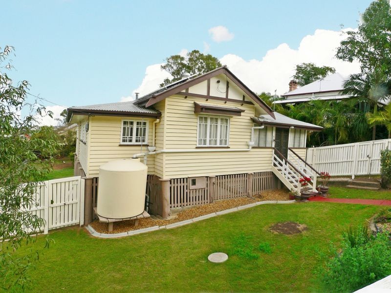 9 Birdwood Street, North Ipswich QLD 4305
