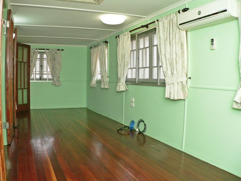 9 Birdwood Street, North Ipswich QLD 4305