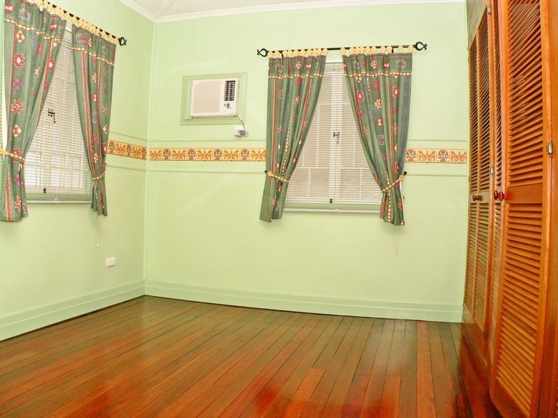 9 Birdwood Street, North Ipswich QLD 4305