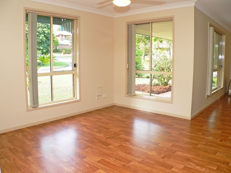 11 Edith Drive, North Ipswich QLD 4305