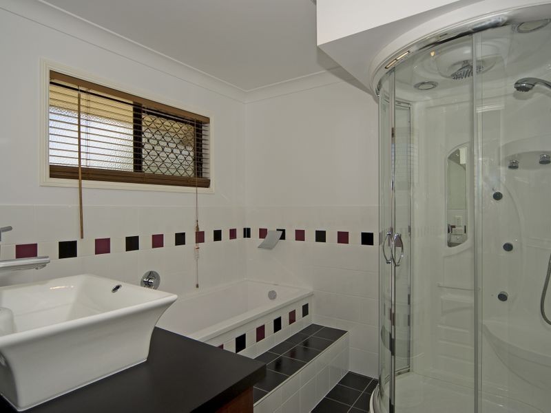 1 Glencoe Place, Thagoona QLD 4306