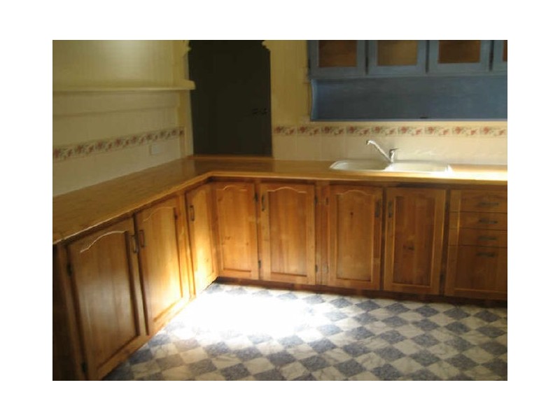 9 Warwick Road, Ipswich QLD 4305