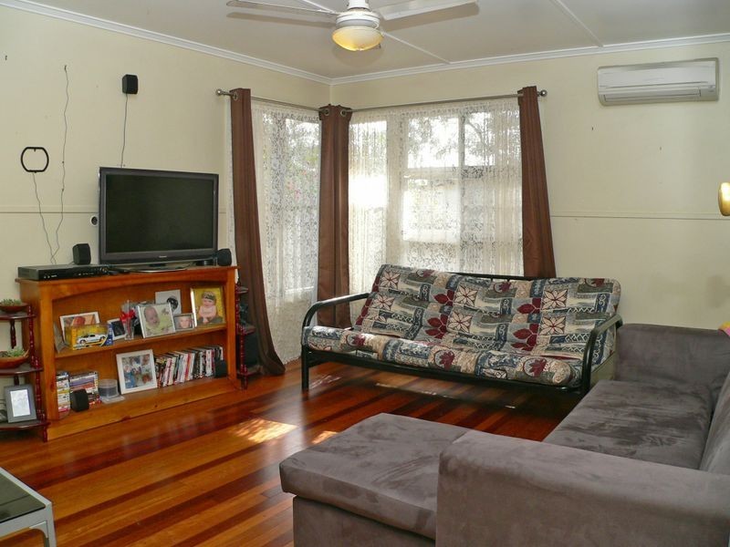 24 Larsen Street, Leichhardt QLD 4305