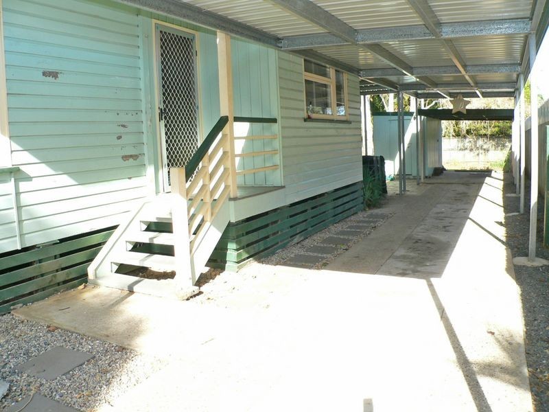 24 Larsen Street, Leichhardt QLD 4305