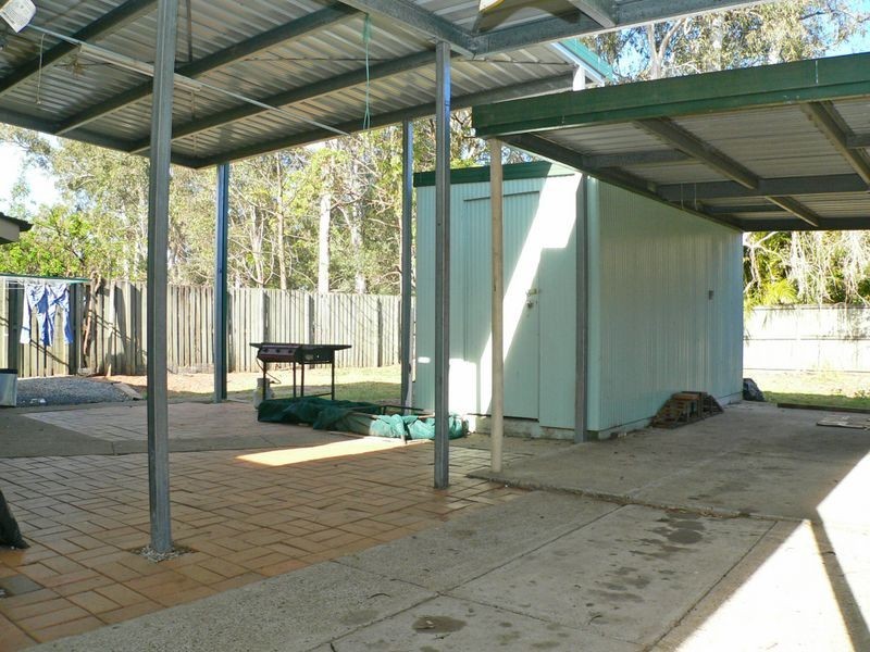 24 Larsen Street, Leichhardt QLD 4305