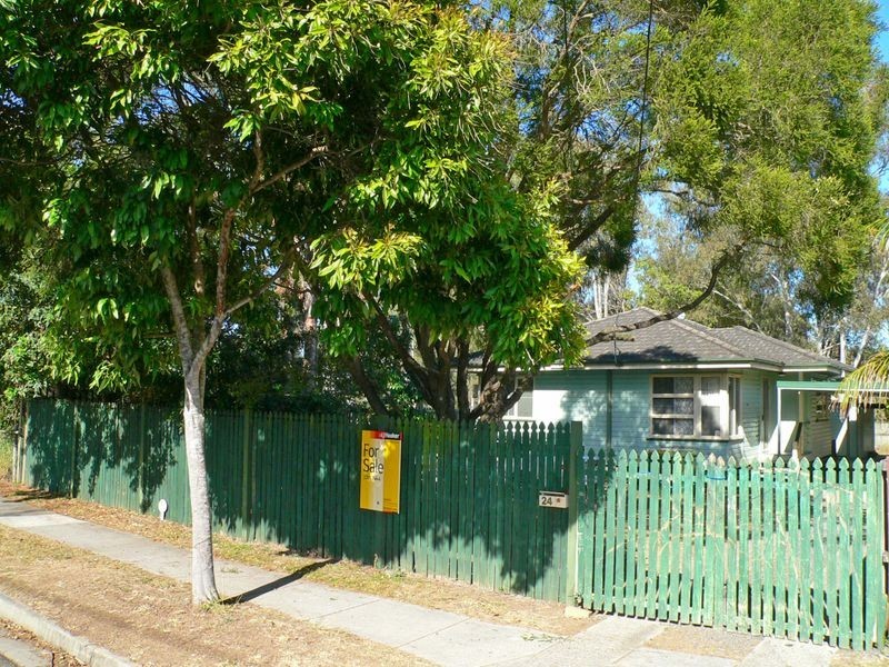 24 Larsen Street, Leichhardt QLD 4305