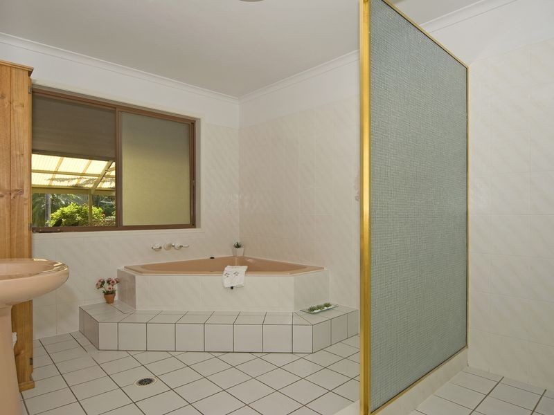 144 Skyline Drive, Kholo QLD 4306