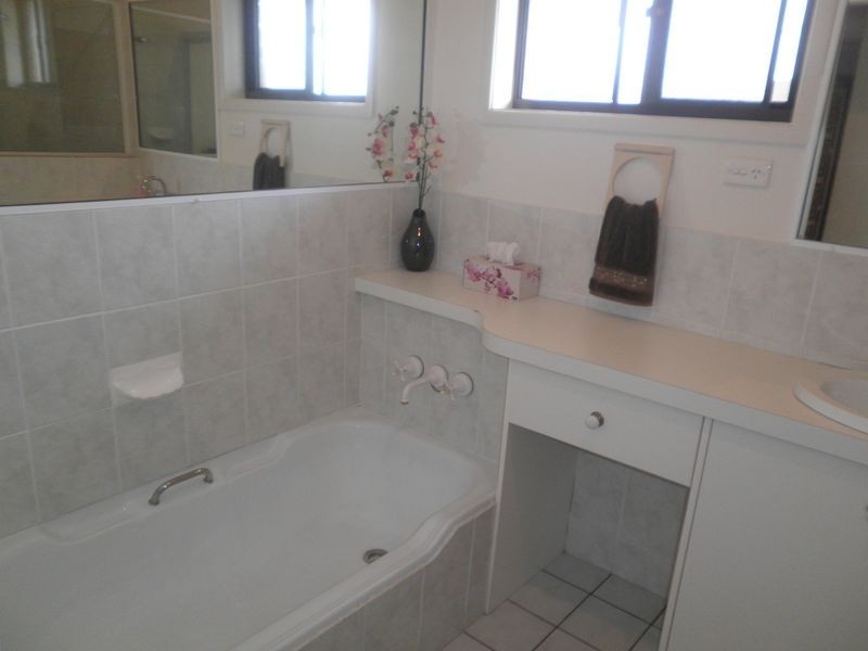23 Dulcie Street, Raceview QLD 4305