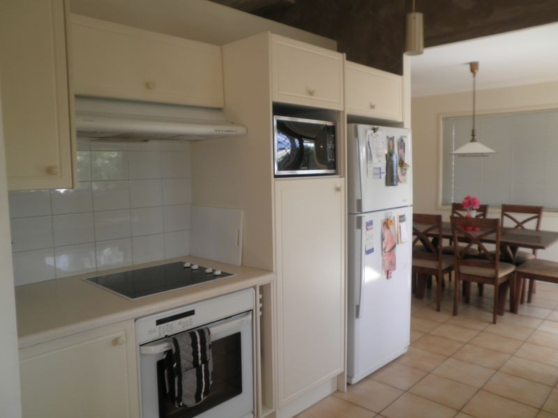 23 Dulcie Street, Raceview QLD 4305